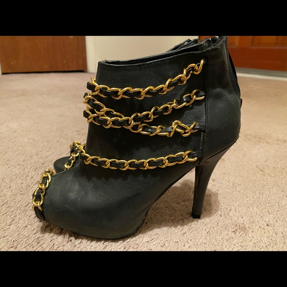 Size 7 bootie